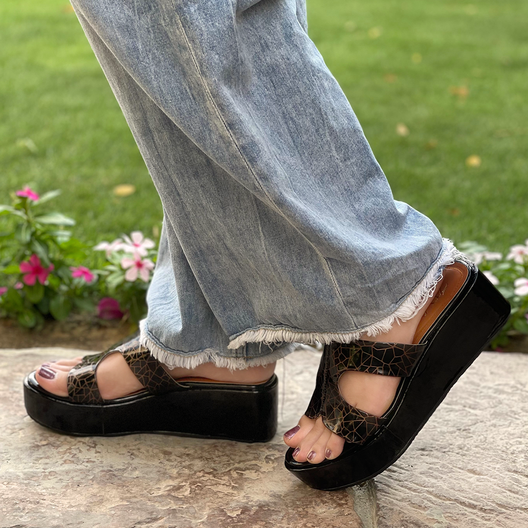 Nicki Wedge Heels - Black