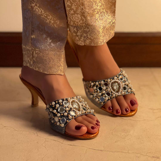 Aarsi Golden Heels